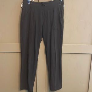 Athletic Works Women’s training pants with pockets
